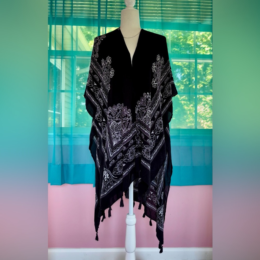 Maurices Black & White Boho Kimono Open Front Duster with Tassel Hems Oversized - Picture 2 of 7